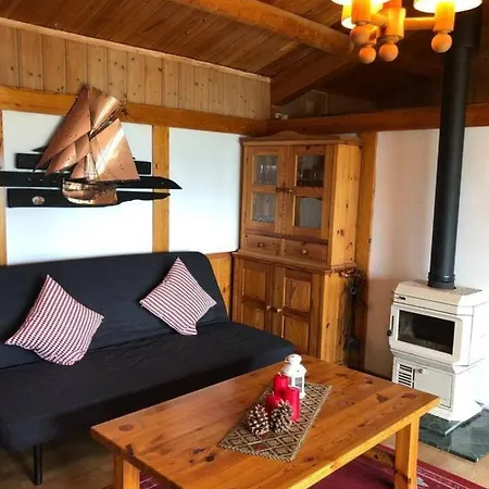 Beautiful 3 Bed In With Seaview