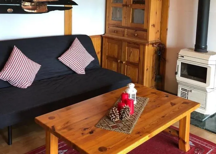 - Sleeps 6 - Parking - Patio Ferienhaus